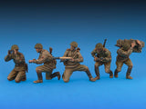 MiniArt 1/35 WWII Soviet Artillery Crew (5) w/Ammo Boxes & Weapons Special Edition Kit