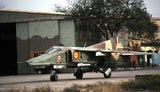Zvezda 1/72 MiG27 Flogger D Soviet Fighter/Bomber Kit