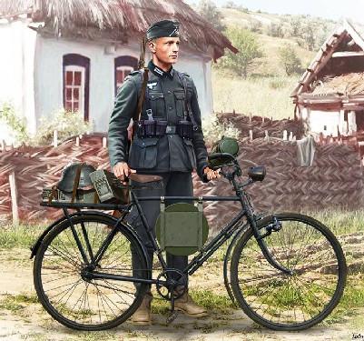 Master Box 1/35 German Soldier w/Bicycle 1939-42 Kit